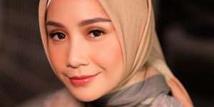 Potret Anggun Nagita Slavina Pakai Gamis Seharga Rumah
