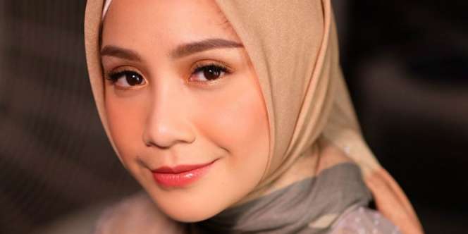 Potret Anggun Nagita Slavina Pakai Gamis Seharga Rumah