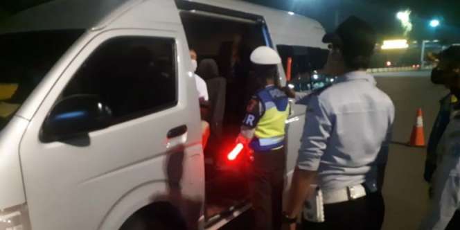 Jasa Mudik Travel Gelap Pasang Tarif 4 Kali Lipat Harga Normal