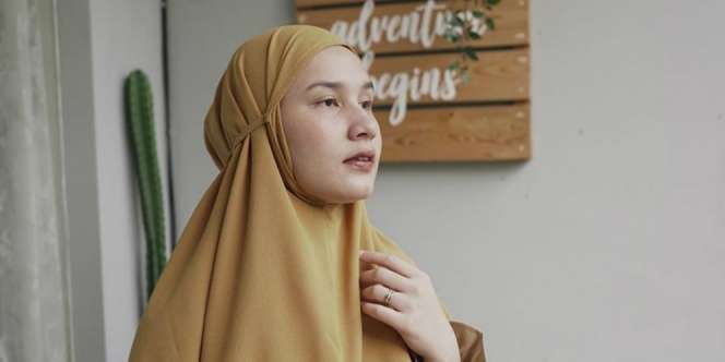 Gaya Hijab Bergo Praktis Anti Ribet ala Selebgram