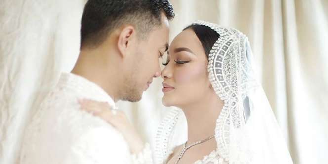 Momen Zaskia Gotik Ngaji Bareng Suami, Netizen: Adem...