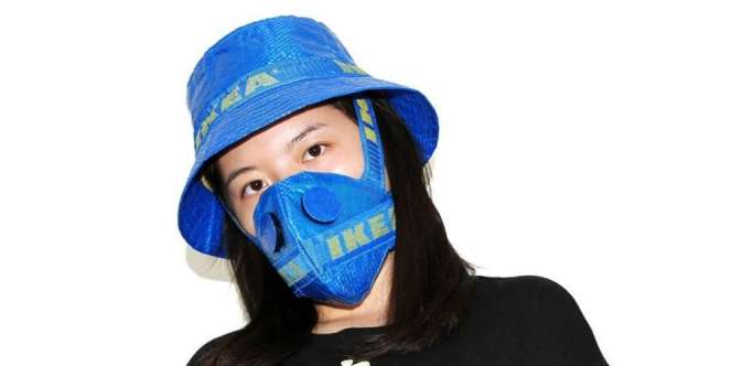 Keren! Tas Belanja IKEA Disulap Jadi Masker Hypebeast
