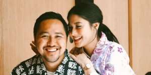 Naysilla Mirdad Mau Jadi Mualaf, 5 Potret Mesra dengan Kekasih