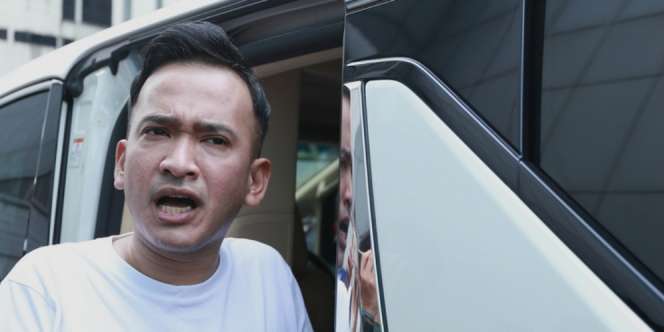 Ruben Onsu Panggil Anak di Rumah Pakai HT