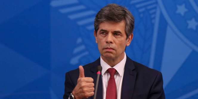 Penanganan Covid-19 Kacau, Menkes Brasil Mundur