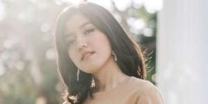 Antara Karier dan Sekolah, Ify Alyssa Bawa Guru Les ke Tempat Syuting