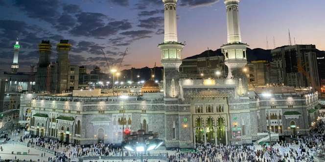 Mufti Agung Arab Saudi Serukan Sholat Idul Fitri di Rumah Saja