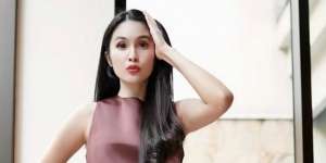 Tenteng Tas Rp35 Juta, Lift Rumah Sandra Dewi Bikin Salfok