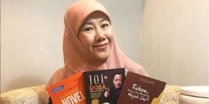 30 Kata-Kata Quote Asma Nadia Tentang Cinta dan Kehidupan