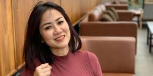 Potret Tante Ernie, Wanita Cantik 'Pemersatu Bangsa'