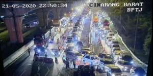 Terindikasi Mudik, 4.000 Lebih Kendaraan Diputar Balik di Tol Jakarta-Cikampek