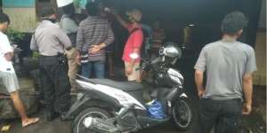 ABG di Bali Dililit Ular Saat Kendarai Motor