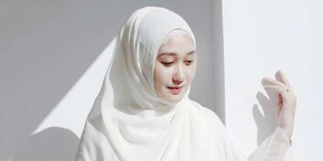 Sedang Hamil, Dian Pelangi Flawless di Hari Lebaran