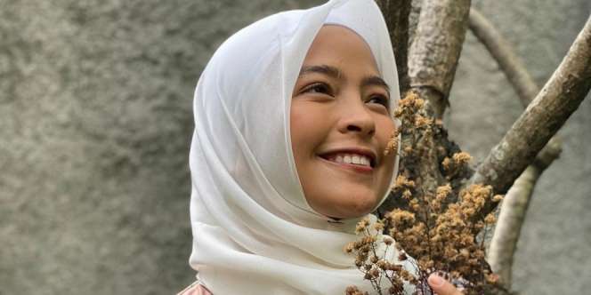 Baru Melahirkan, Tantri 'Kotak' Anggun Pakai Kaftan