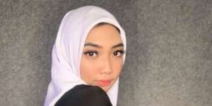 Sholat Idul Fitri Pertama Sejak Mualaf, Cindy Caroline Deg-degan
