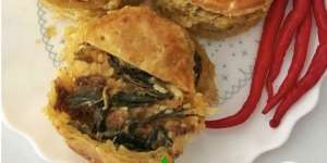Heboh Penampakan Pie Nasi Padang, Penasaran?
