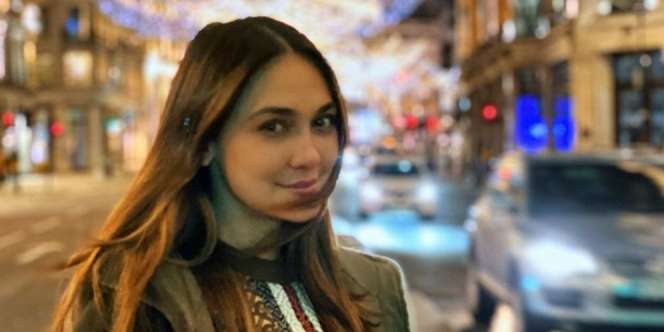 Luna Maya Dikira Pakai Sarung Bapak-Bapak, Ternyata Syal Mewah