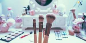 Virus Corona Bisa Hidup di Alat Makeup, Ini Cara Mendisinfeksinya
