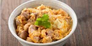 Enno Lerian Bagikan Resep Japanese Oyakodon Favorit Keluarga