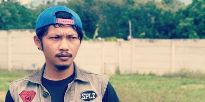 Sebelum Tenar, Toni 'Bos Kecil' Preman Pensiun 4 Ngamen Atraksi Ular