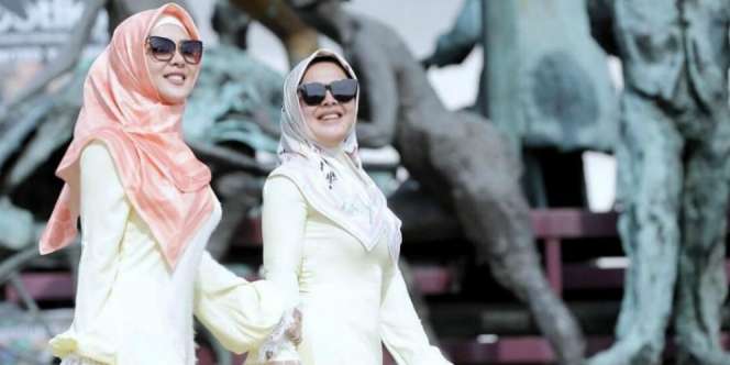 Penyebar Video Syur Mirip Syahrini Terus Pandangi Aisyahrani Saat Konpres
