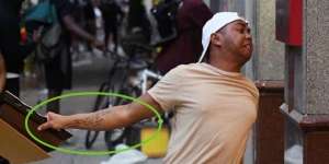 Viral Foto Perusuh AS Bertato Peta Indonesia di Lengan