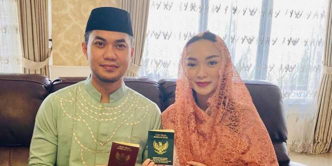 Zaskia Gotik Umumkan Kehamilan di Hari Pernikahan Resmi Secara Hukum