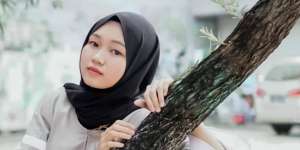 Pesona Mita, Gadis Cantik yang Bikin Salfok di Video Keke Bukan Boneka