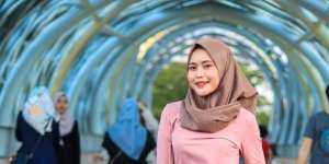 Tips Memilih Hijab yang Nyaman Saat Musim Panas