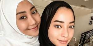 Lebih Anggun, 5 Potret Nikita Willy yang Semakin Tertutup