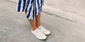 Tips Padu Padan Celana Bermotif Garis-garis Agar Lebih Chic