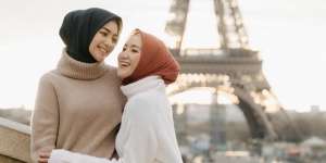 Gaya Kompak Duo Bumil Citra Kirana dan Erica Putri