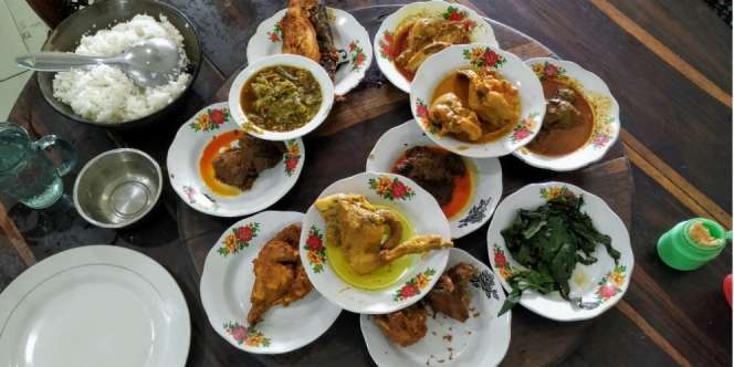 New Normal, Tak Ada Sajian Prasmanan di Rumah Makan Padang