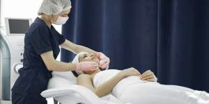 7 Manfaat Facial Message, Bikin Wajah Glowing dan Cegah Penuaan