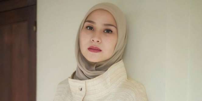 Perut Semakin Buncit, Potret Cantik Zaskia Mecca Pamer Baby Bump