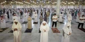 Sholat Jemaah dengan Shaf Berjarak Saat Pandemi, Hukumnya?