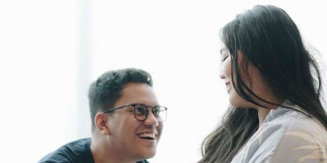 Bersyukur Punya Anak, YouTuber Arief Muhammad Sedekah Program Bayi Tabung