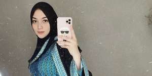 Inspirasi Baju Hamil Tunik ala Citra Kirana
