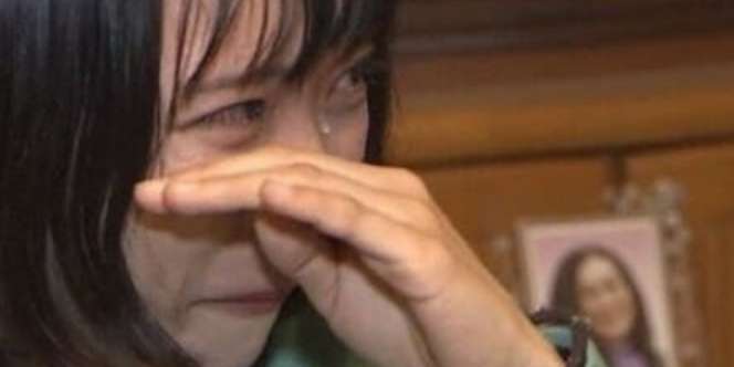 Haru, Tangis Ayah dan Putrinya Nikmati Bubur Terakhir Ibu yang Dibekukan 5 Tahun
