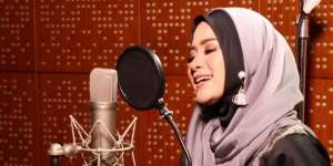 Masya Allah, 5 Pesona Ikke Nurjanah Tampil Anggun Berhijab
