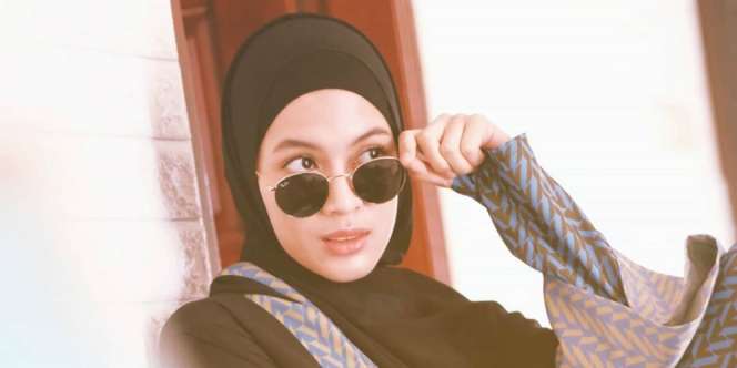 Lebih Kasual, Cara Alyssa Soebandono Padukan French Khimar