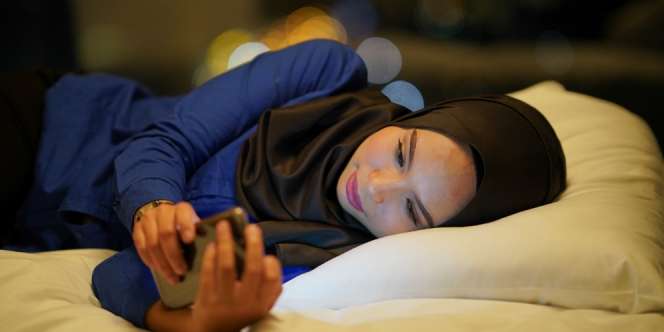 Trik Aman Memakai Ponsel untuk Mencegah Penuaan
