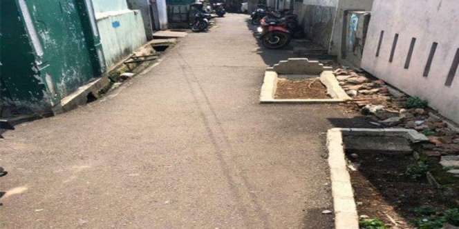 Viral Foto Kuburan di Jalan Gang Sempit, Abdel: Itu Depan Rumah Gue!