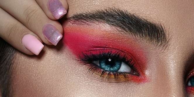 Tutorial Confetti Eyeliner untuk Tampil Ceria Saat New Normal