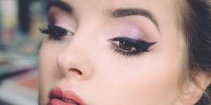 5 Gaya Eyeliner Unik yang Mampu Ubah Penampilan Jadi Lebih Menarik