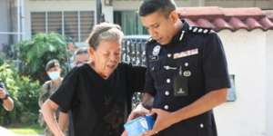 Kini Jadi Perwira, Polisi Ini Tak Lupa Kebaikan Pemberi Bakpao 30 Tahun Lalu Ini