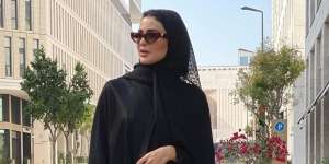 5 Inspirasi Gaya Abaya Modern, Bikin Penampilan Menarik