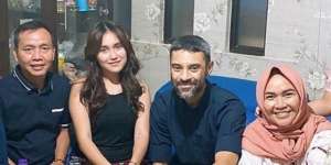 Didi Riyadi dan Ayu Ting Ting Bersandingan di Foto Keluarga, Sudah Dapat Restu?