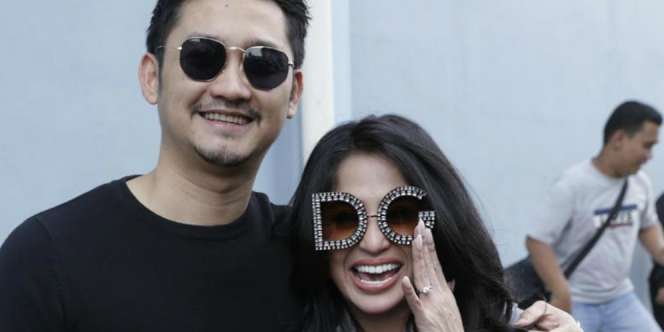 Dewi Perssik dan Suami Berantem Gara-Gara Bahas Saipul Jamil