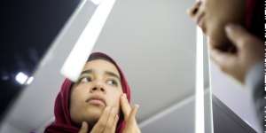 5 Tips Mencegah Jerawat Ketika Cuaca Lembap